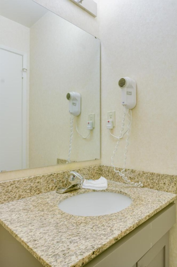 Travelodge by Wyndham San Francisco Bay image 26